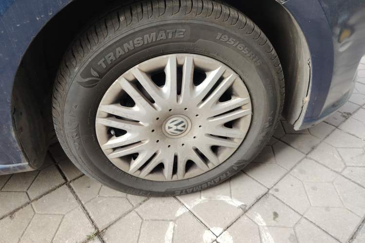 Used Volkswagen Lavida  Right Front Wheel Hub