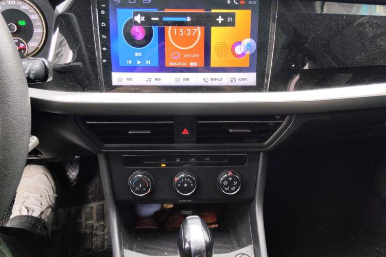 Used Volkswagen Lavida 2018 Hatchback 200TSI DSG Comfort Edition China V Standard Audio And AC Panel