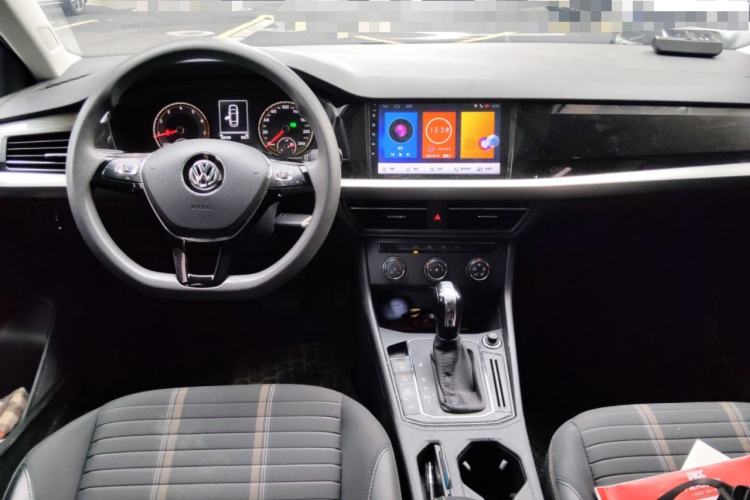 Used Volkswagen Lavida 2018 Hatchback 200TSI DSG Comfort Edition China V Standard Center Console