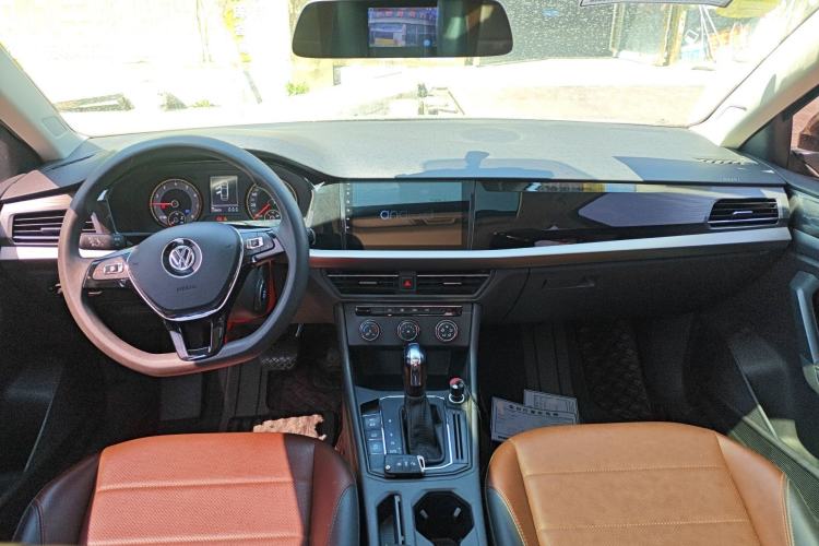 Used Volkswagen Lavida 2018 1.5L Automatic Comfort Edition China V Standard Center Console