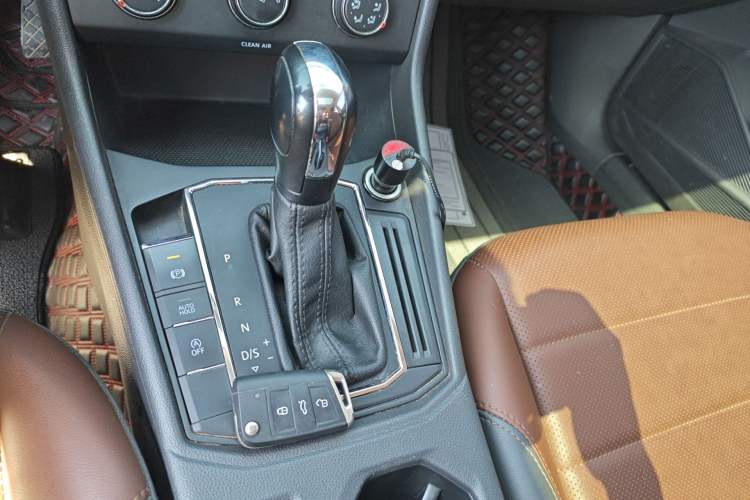 Used Volkswagen Lavida 2018 1.5L Automatic Comfort Edition China V Standard Gear Lever