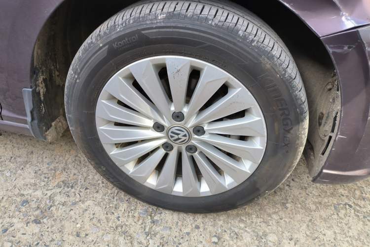 Used Volkswagen Lavida 2018 1.5L Automatic Comfort Edition China V Standard Right Front Wheel Hub
