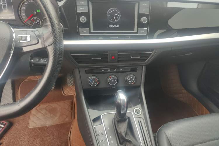 Used Volkswagen Lavida 2018 1.5L Automatic Comfort Edition China V Standard Audio And AC Panel