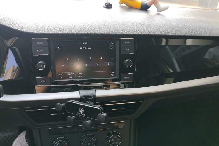 Used Volkswagen Lavida 2018 1.5L Automatic Comfort Edition China V Standard Audio And AC Panel