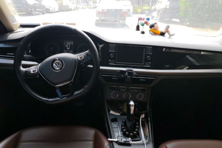 Used Volkswagen Lavida 2018 1.5L Automatic Comfort Edition China V Standard Center Console