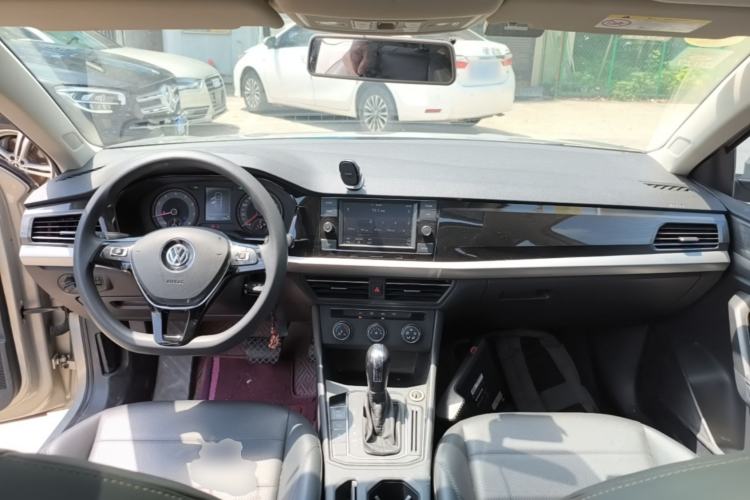 Used Volkswagen Lavida 2018 1.5L Automatic Comfort Edition China V Standard Center Console