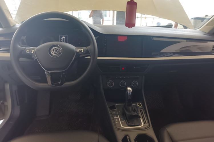 Used Volkswagen Lavida 2018 1.5L Automatic Comfort Edition China V Standard Center Console