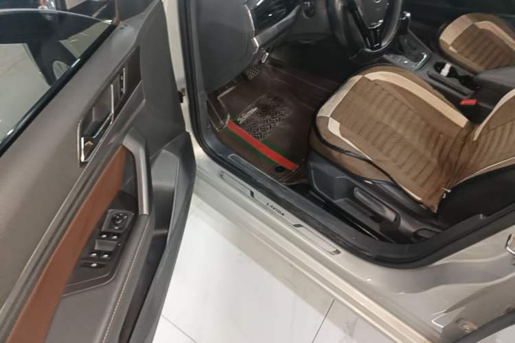 Used Volkswagen Lavida 2018 1.5L Automatic Comfort Edition China V Standard Driver Seat