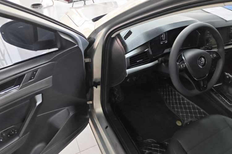 Used Volkswagen Lavida 2018 1.5L Automatic Comfort Edition China V Standard Driver Seat