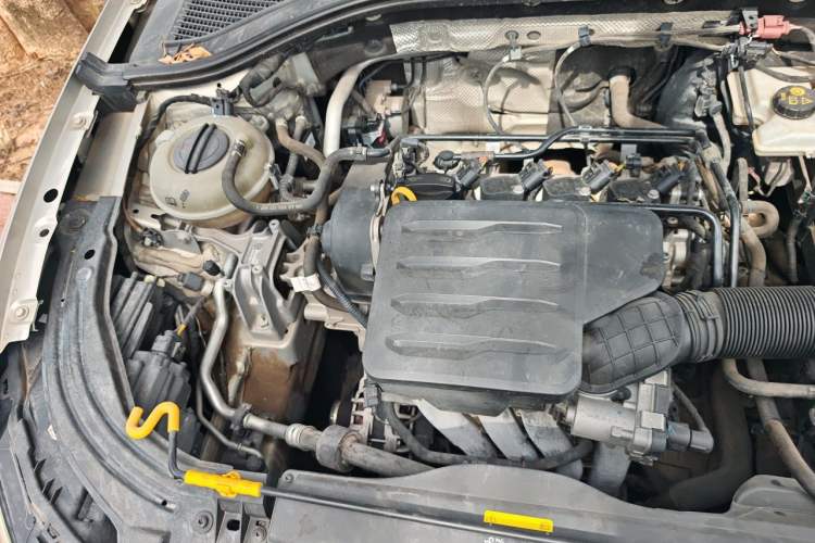 Used Volkswagen Lavida 2018 1.5L Automatic Fashion Edition China V Standard Engine Bay Right