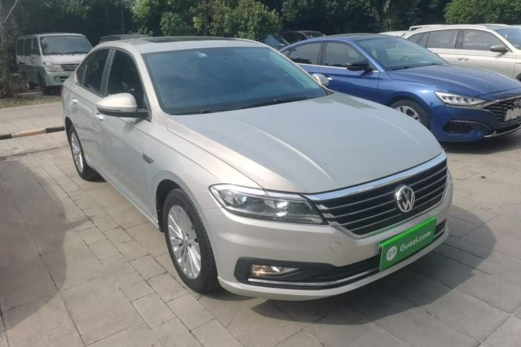 Used Volkswagen Lavida 2018 1.5L Automatic Comfort Edition China V Standard Front Right 45 Deg
