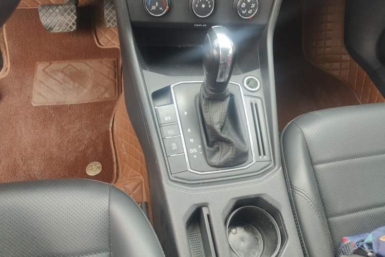 Used Volkswagen Lavida 2018 1.5L Automatic Comfort Edition China V Standard Gear Lever