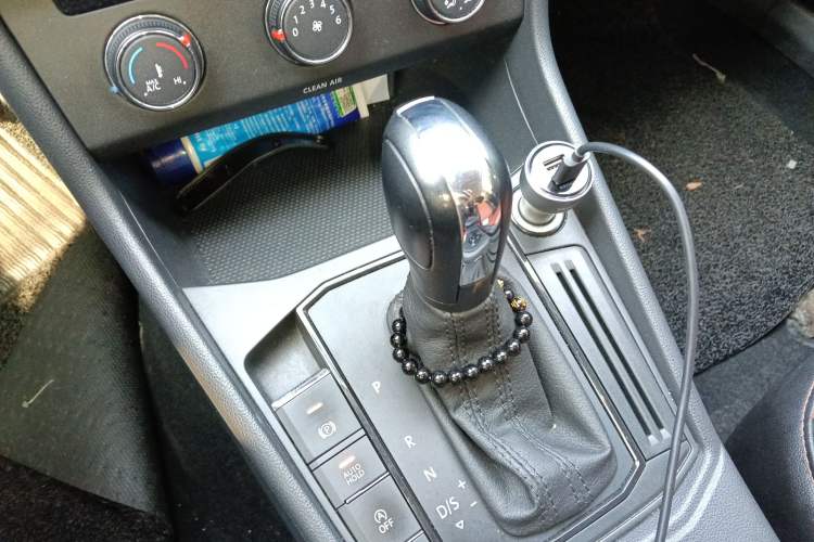 Used Volkswagen Lavida 2018 1.5L Automatic Fashion Edition China V Standard Gear Lever
