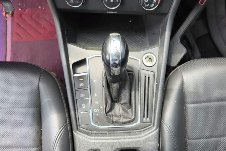Used Volkswagen Lavida 2018 1.5L Automatic Comfort Edition China V Standard Gear Lever