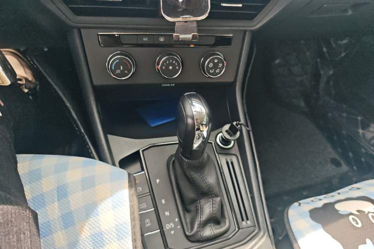 Used Volkswagen Lavida 2018 1.5L Automatic Fashion Edition China V Standard Gear Lever