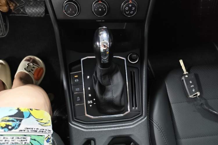 Used Volkswagen Lavida 2018 1.5L Automatic Comfort Edition China V Standard Gear Lever