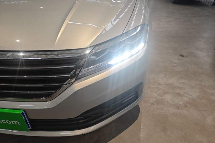 Used Volkswagen Lavida 2018 1.5L Automatic Fashion Edition China V Standard Left Front Headlight