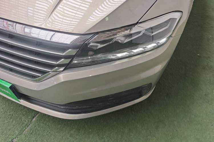 Used Volkswagen Lavida 2018 1.5L Automatic Fashion Edition China V Standard Left Front Headlight