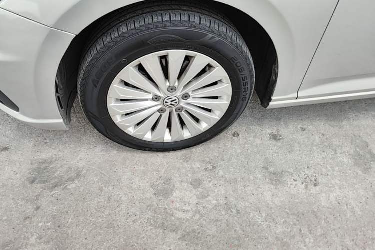 Used Volkswagen Lavida 2018 280TSI DSG Comfort Edition China V Standard Left Front Wheel Hub