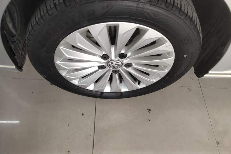 Used Volkswagen Lavida 2018 280TSI DSG Comfort Edition China V Standard Left Front Wheel Hub