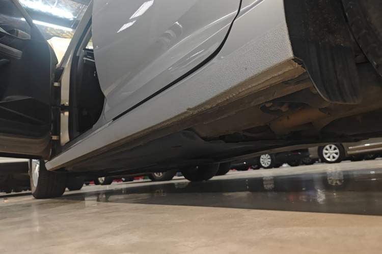 Used Volkswagen Lavida 2018 1.5L Automatic Fashion Edition China V Standard Left Side Sill