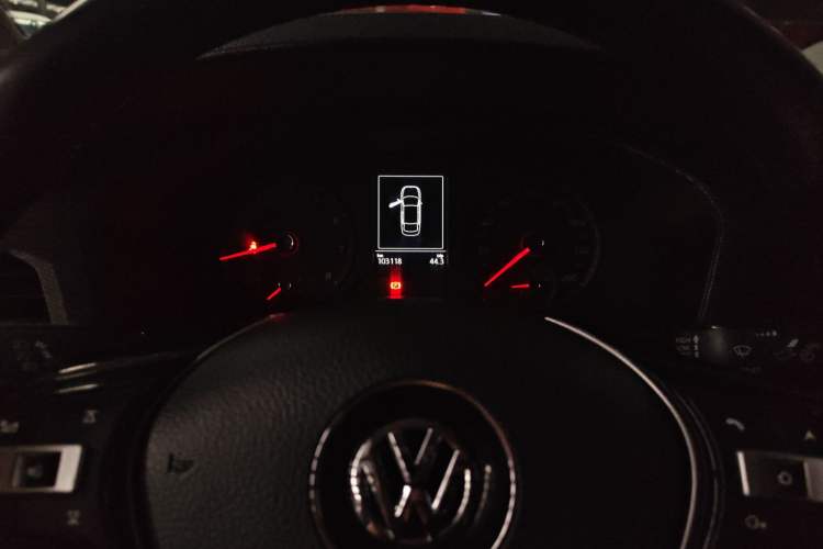 Used Volkswagen Lavida 2018 1.5L Automatic Fashion Edition China V Standard Odometer Close Up