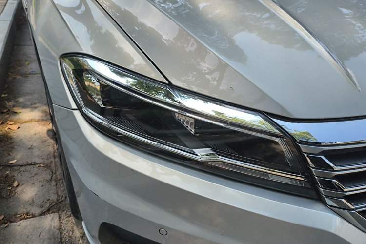 Used Volkswagen Lavida 2018 280TSI DSG Luxury Edition China V Standard Right Front Headlight