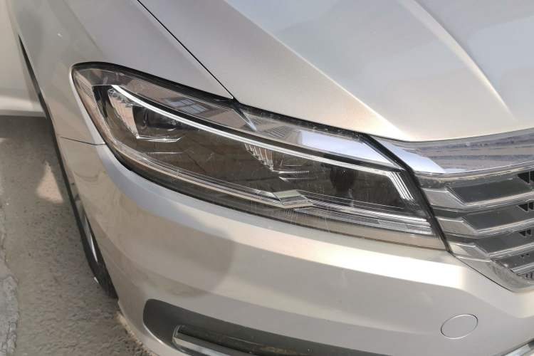 Used Volkswagen Lavida 2018 1.5L Automatic Comfort Edition China V Standard Right Front Headlight