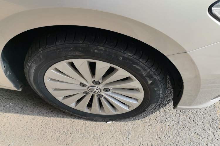 Used Volkswagen Lavida 2018 1.5L Automatic Comfort Edition China V Standard Right Front Wheel Hub