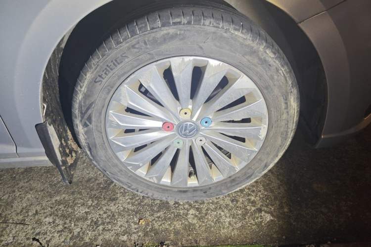 Used Volkswagen Lavida 2018 1.5L Automatic Comfort Edition China V Standard Right Front Wheel Hub