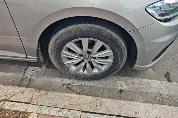 Used Volkswagen Lavida 2018 1.5L Automatic Fashion Edition China V Standard Right Front Wheel Hub