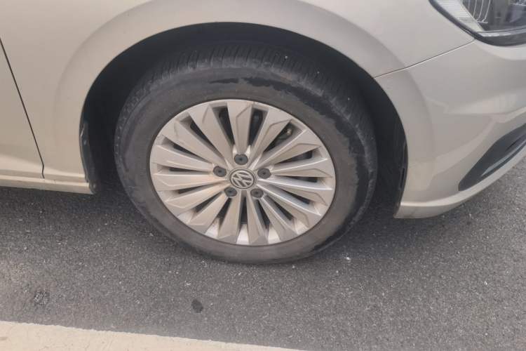 Used Volkswagen Lavida 2018 280TSI DSG Comfort Edition China V Standard Right Front Wheel Hub