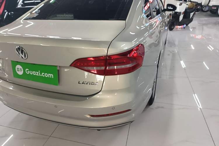 Used Volkswagen Lavida 2018 1.5L Automatic Comfort Edition China V Standard Right Rear Taillight