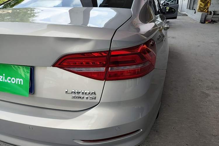 Used Volkswagen Lavida 2018 280TSI DSG Comfort Edition China V Standard Right Rear Taillight