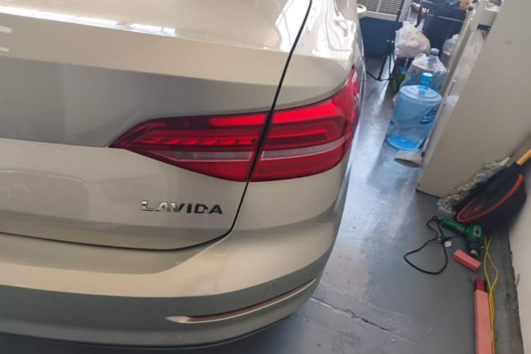 Used Volkswagen Lavida 2018 1.5L Automatic Comfort Edition China V Standard Right Rear Taillight