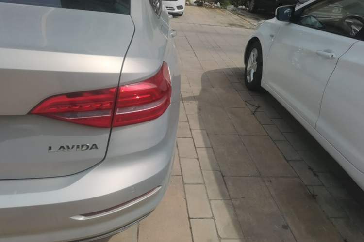 Used Volkswagen Lavida 2018 1.5L Automatic Comfort Edition China V Standard Right Rear Taillight