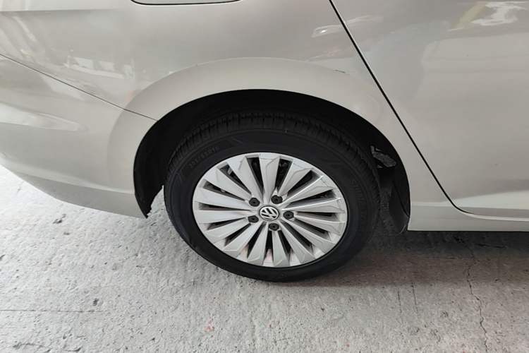 Used Volkswagen Lavida 2018 280TSI DSG Comfort Edition China V Standard Right Rear Wheel Hub