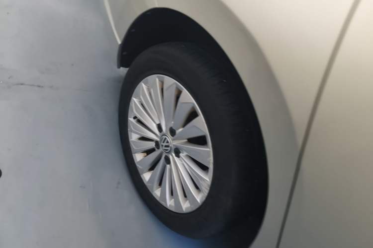 Used Volkswagen Lavida 2018 1.5L Automatic Comfort Edition China V Standard Right Rear Wheel Hub