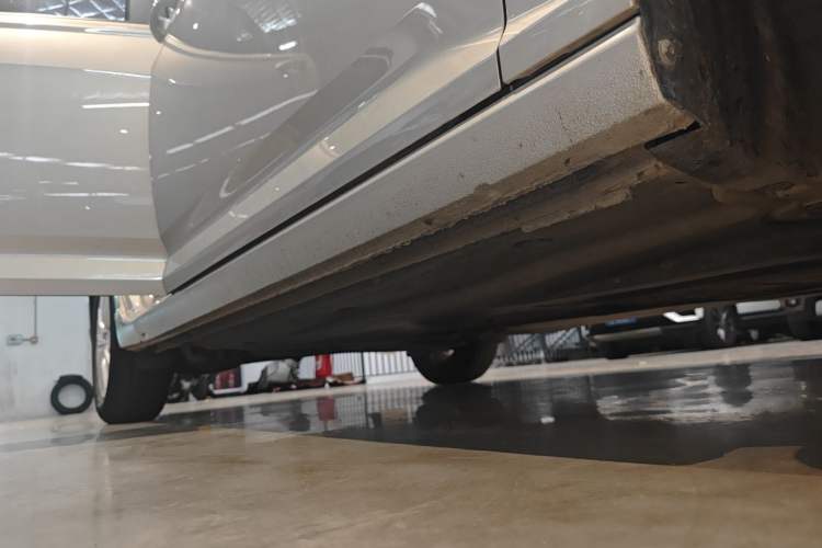 Used Volkswagen Lavida 2018 1.5L Automatic Fashion Edition China V Standard Right Side Sill