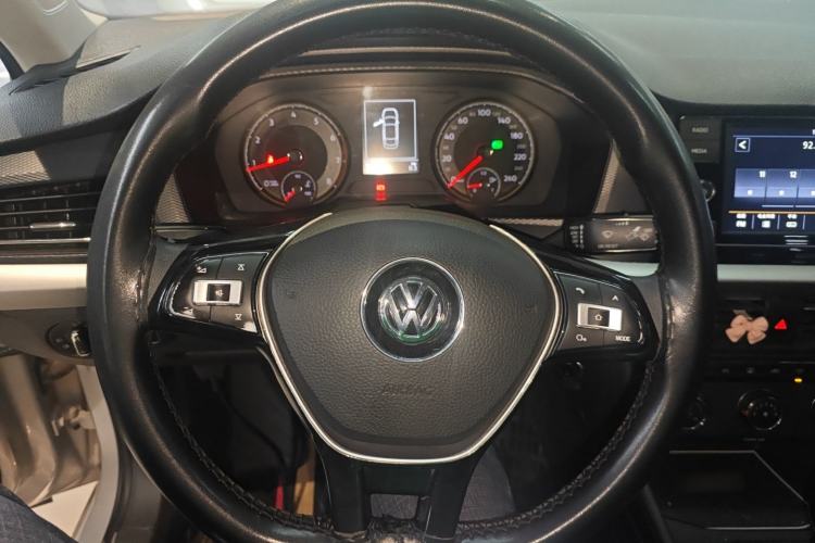 Used Volkswagen Lavida 2018 1.5L Automatic Fashion Edition China V Standard Steering Wheel