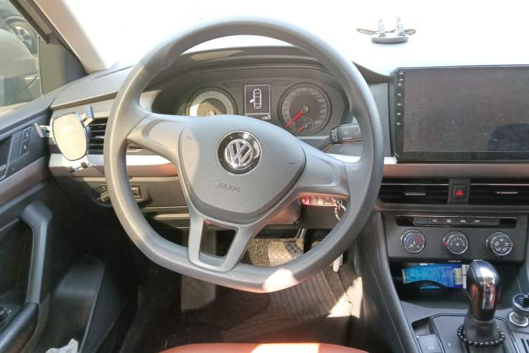 Used Volkswagen Lavida 2018 1.5L Automatic Fashion Edition China V Standard Steering Wheel