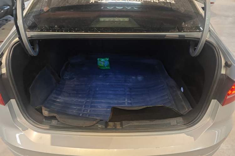 Used Volkswagen Lavida 2018 1.5L Automatic Fashion Edition China V Standard Trunk
