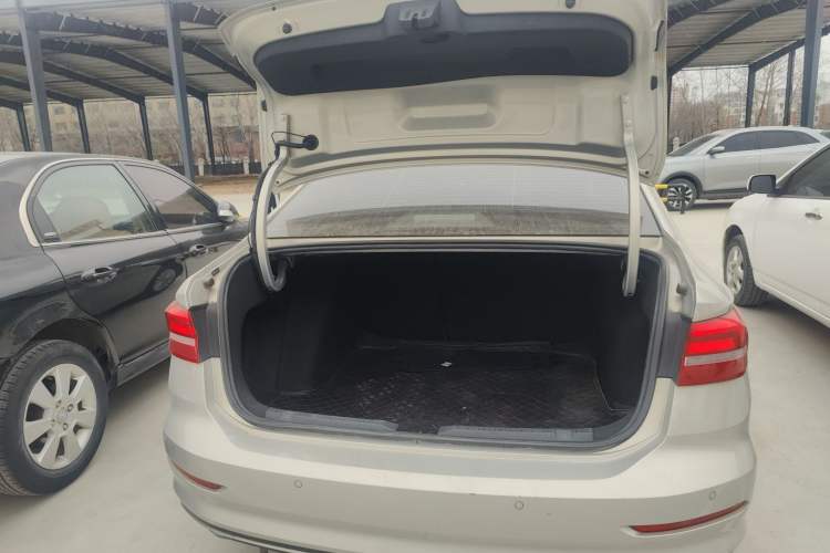 Used Volkswagen Lavida 2018 1.5L Automatic Comfort Edition China V Standard Trunk