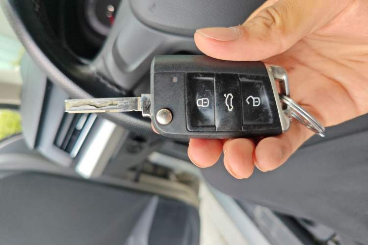 Used Volkswagen Lavida 2018 1.5L Automatic Fashion Edition China V Standard Vehicle Key