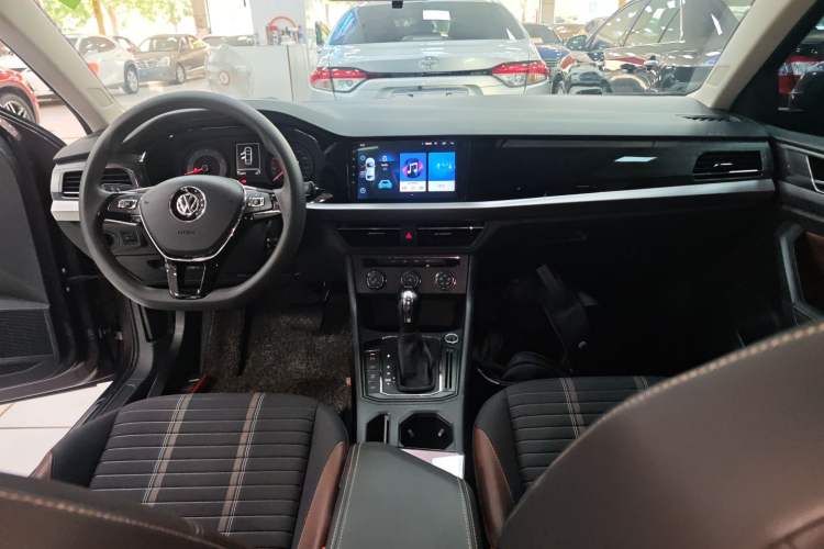 Used Volkswagen Lavida 2018 280TSI DSG Comfort Edition China V Standard Center Console