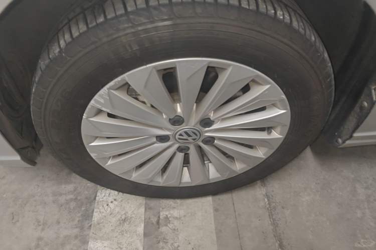 Used Volkswagen Lavida 2018 280TSI DSG Comfort Edition China V Standard Left Front Wheel Hub