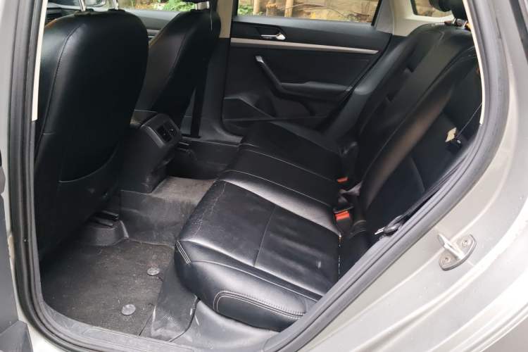 Used Volkswagen Lavida 2018 1.5L Automatic Fashion Edition China V Standard Left Rear Seat