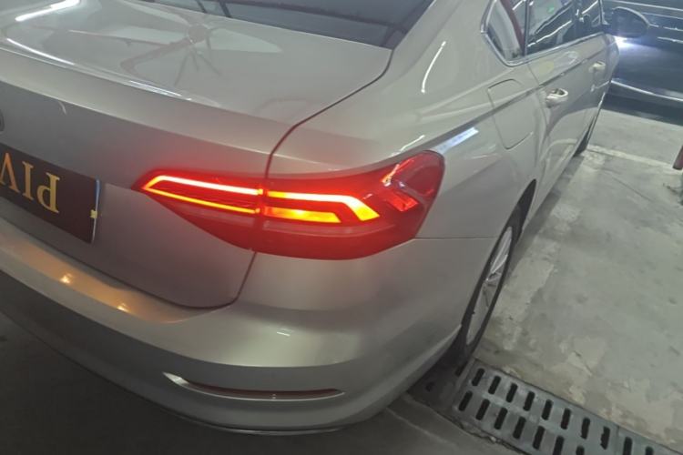 Used Volkswagen Lavida 2018 280TSI DSG Comfort Edition China V Standard Right Rear Taillight