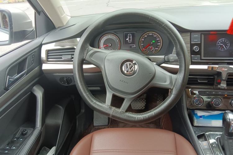 Used Volkswagen Lavida 2018 1.5L Automatic Fashion Edition China V Standard Steering Wheel