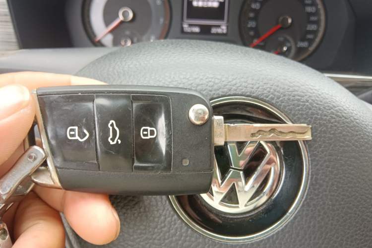 Used Volkswagen Lavida 2018 1.5L Automatic Fashion Edition China V Standard Vehicle Key